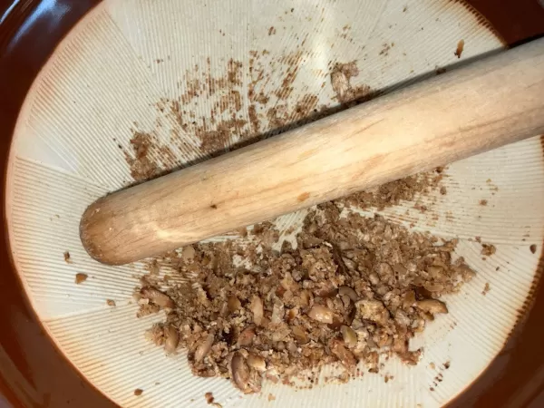 砕いたどんぐり